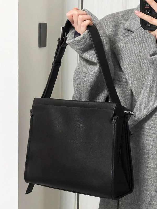 Generic Chic Tote Bag