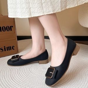 Square toe Elegant shoe