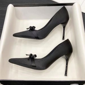 Elegant bow heels