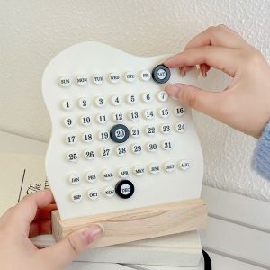 Cute Circular Desk Calendar