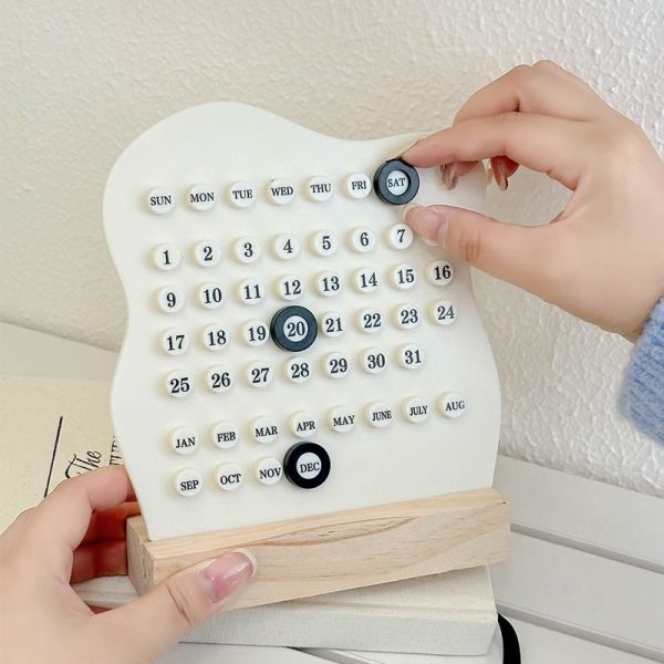 Cute Circular Desk Calendar