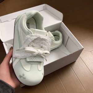 Minimal German Trainer Shoes