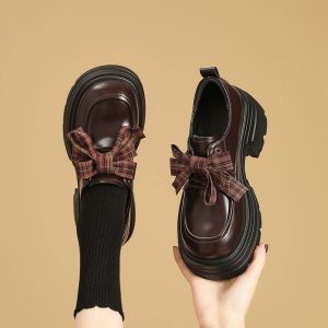 Vintage British Bow Platform Loafers