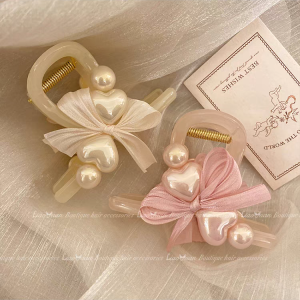 Pearl Heart Hair Claw
