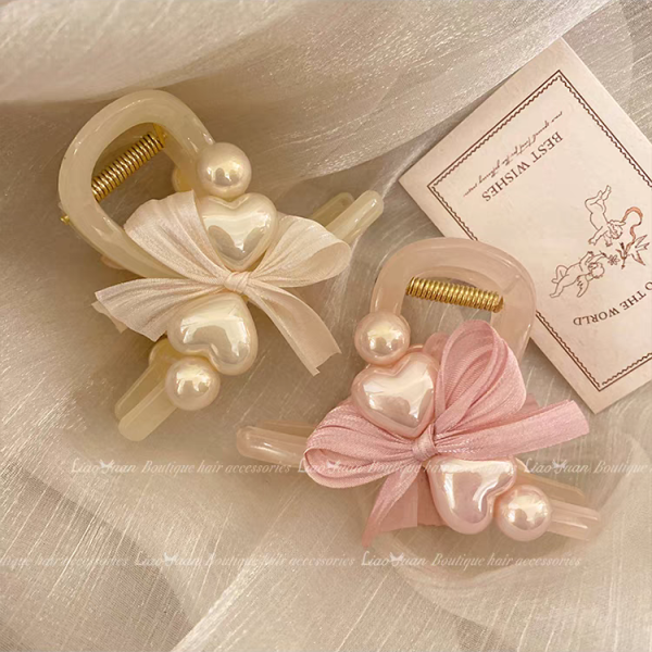 Pearl Heart Hair Claw