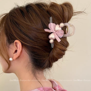 Pearl Heart Hair Claw