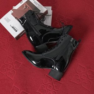 Hidden Lift Chelsea Boots