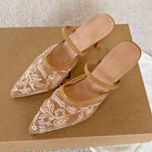 Cinderella Lace Pointed