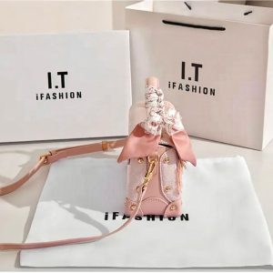 Elegant Box Shoulder Bag